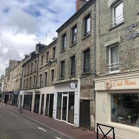 Duplex Parapluies De Cherbourg Netflix Parking Exteriör bild
