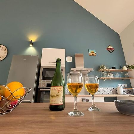 Duplex Parapluies De Cherbourg Netflix Parking Exteriör bild