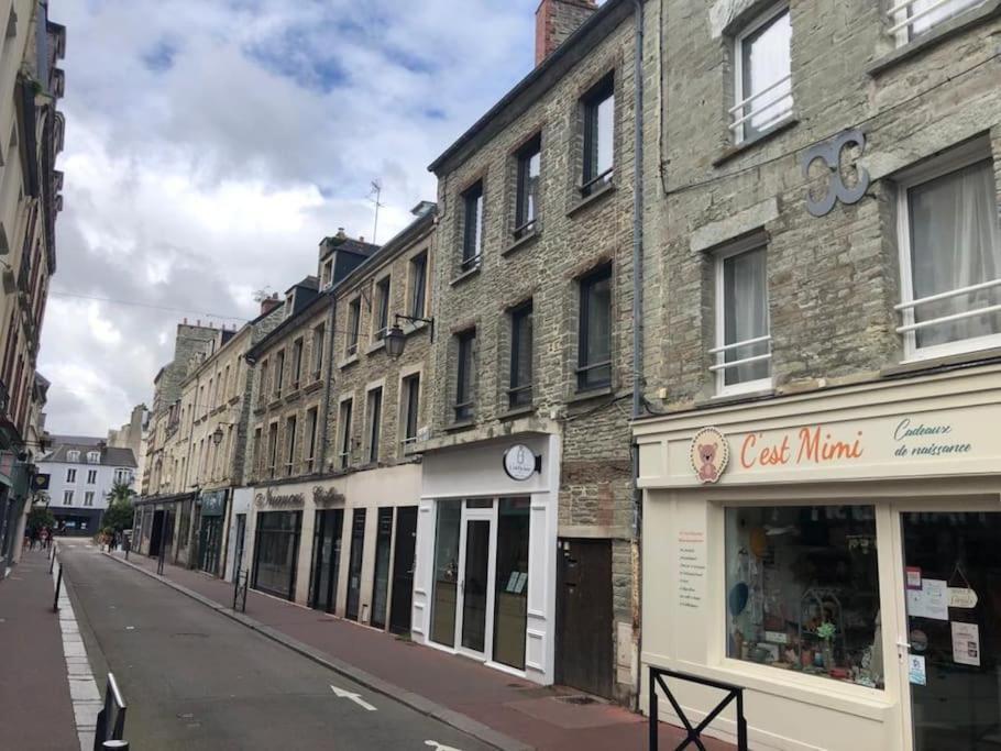 Duplex Parapluies De Cherbourg Netflix Parking Exteriör bild