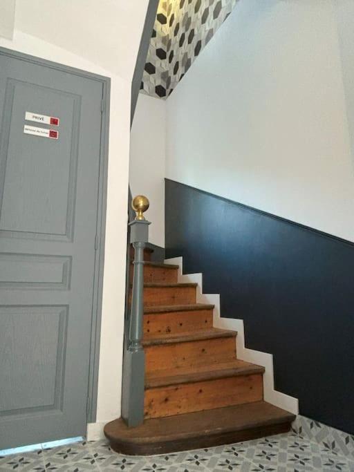 Duplex Parapluies De Cherbourg Netflix Parking Exteriör bild